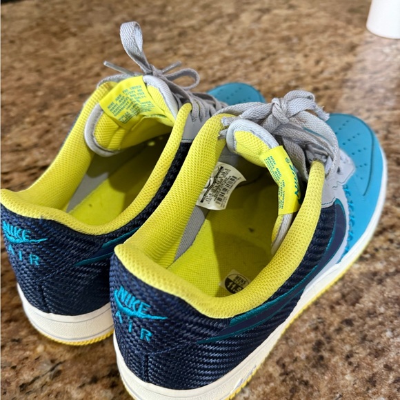 Nike AF1 RARE COLOR - Picture 2 of 5